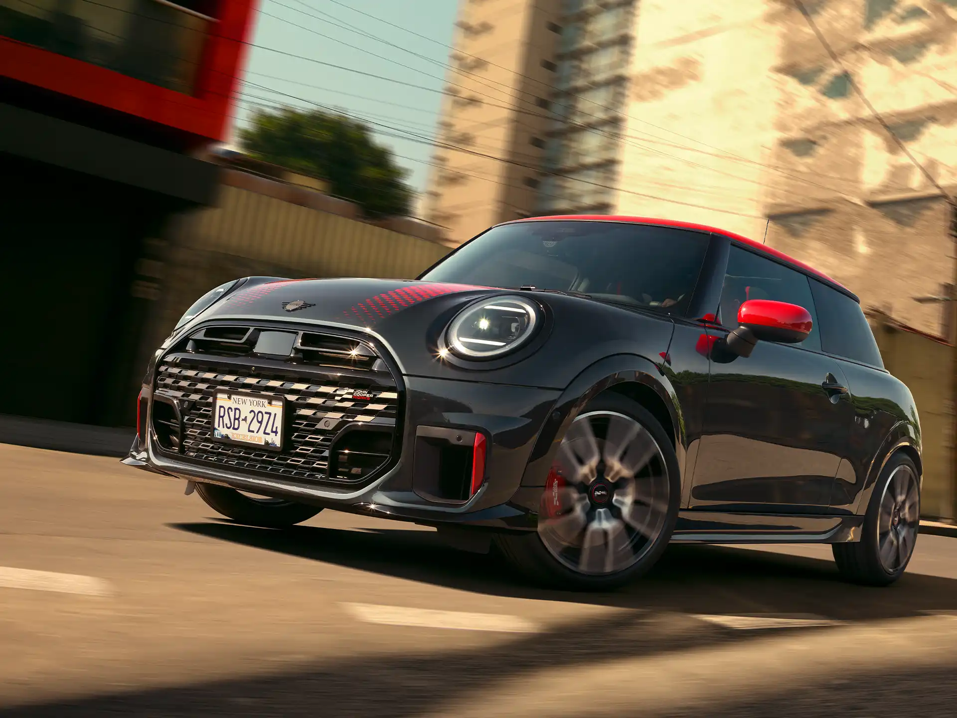 MINI John Cooper Works - F66 JCW bočný pohľad